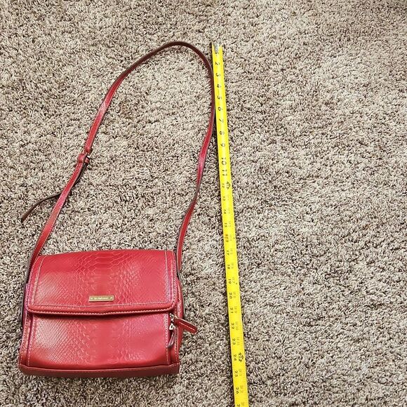 Liz Claiborne Red Crossbody Bag - Picture 10 of 12